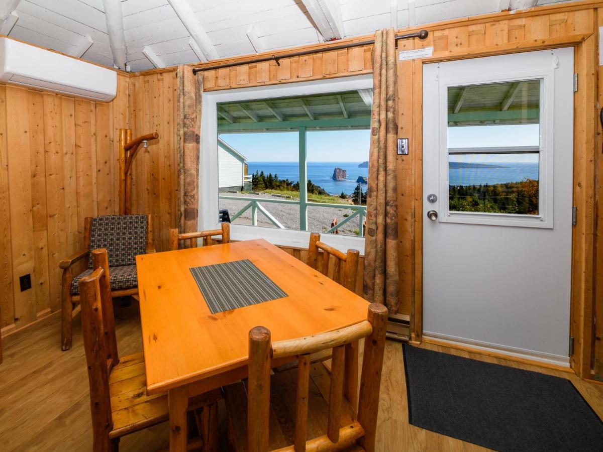 Au Pic De L'Aurore Motel-Chalets ペルセ エクステリア 写真
