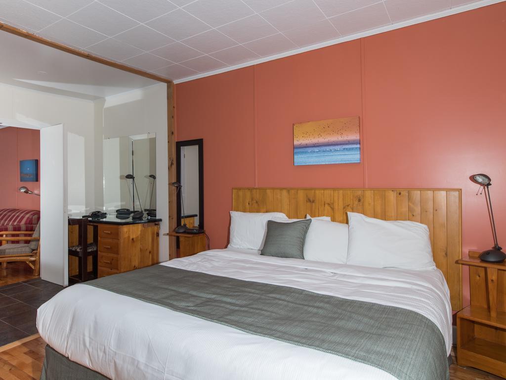Au Pic De L'Aurore Motel-Chalets ペルセ エクステリア 写真