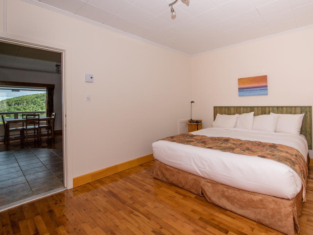 Au Pic De L'Aurore Motel-Chalets ペルセ エクステリア 写真